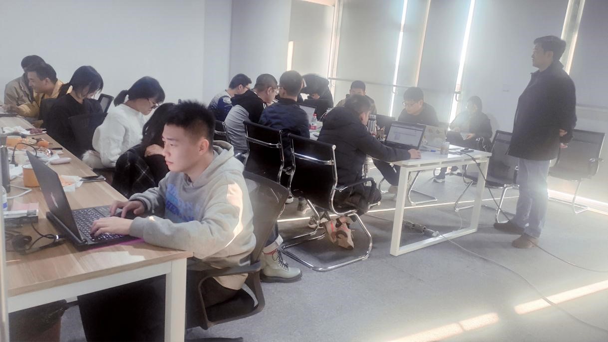 亚马逊科技加强生态建设，持续培训赋能飞奥科技相关图片